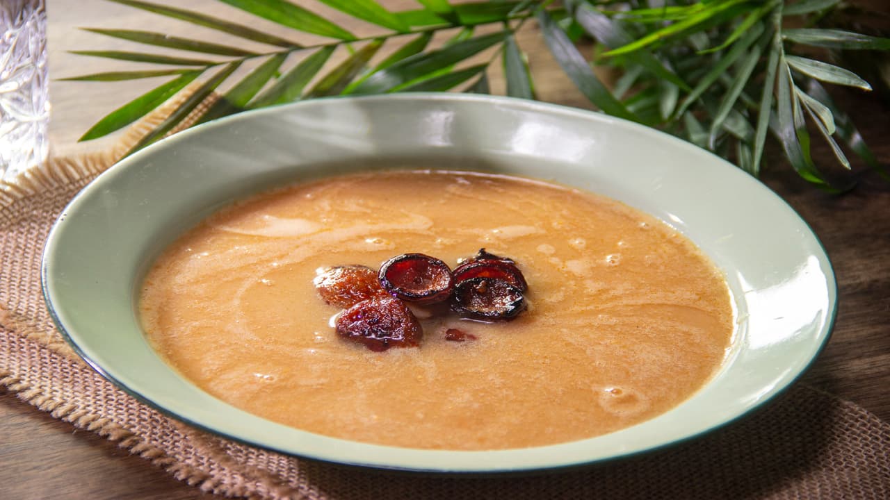 Crema de garbanzos con chorizo