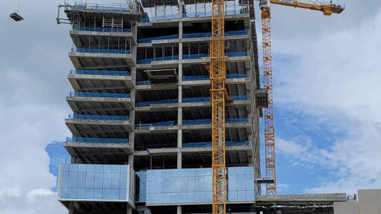 A través de la lista de trabajadores que se habían apuntado para trabajar, las autoridades lograron ubicar e identificar a las victimas.