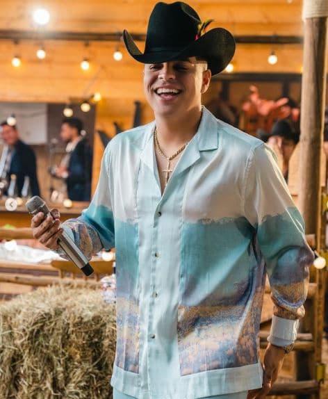 "El dinero no me mueve, estoy tratando de dejarles un bienestar a mis hijos y 
<b><a href="https://www.univision.com/famosos/la-hija-de-eduin-caz-ya-dio-sus-primeros-pasos-y-el-lo-celebro-de-la-forma-mas-tierna-video" target="_blank">dejarle un patrimonio a ellos </a></b>porque esto es momentáneo, sube y baja", señaló. 
<br>