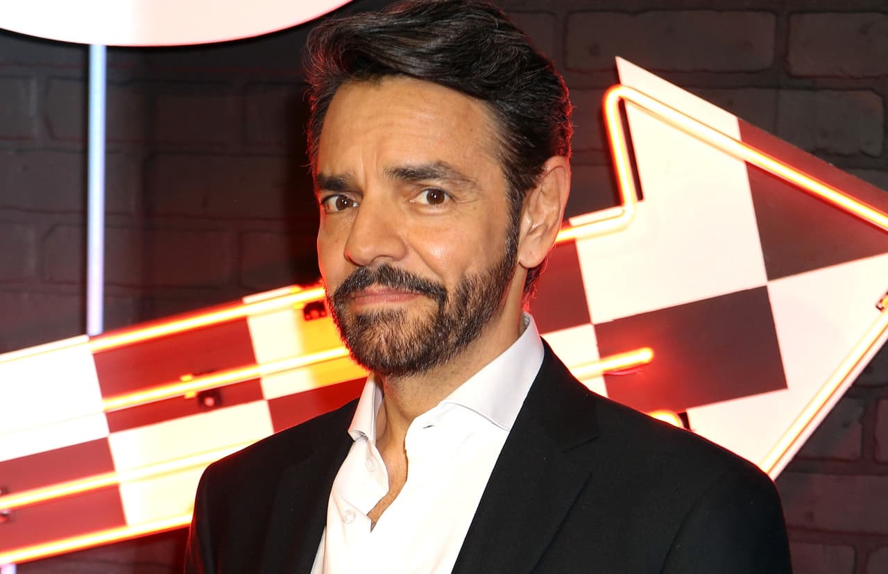 Eugenio Derbez no puede dormir por los ronquidos de un integrante de la familia