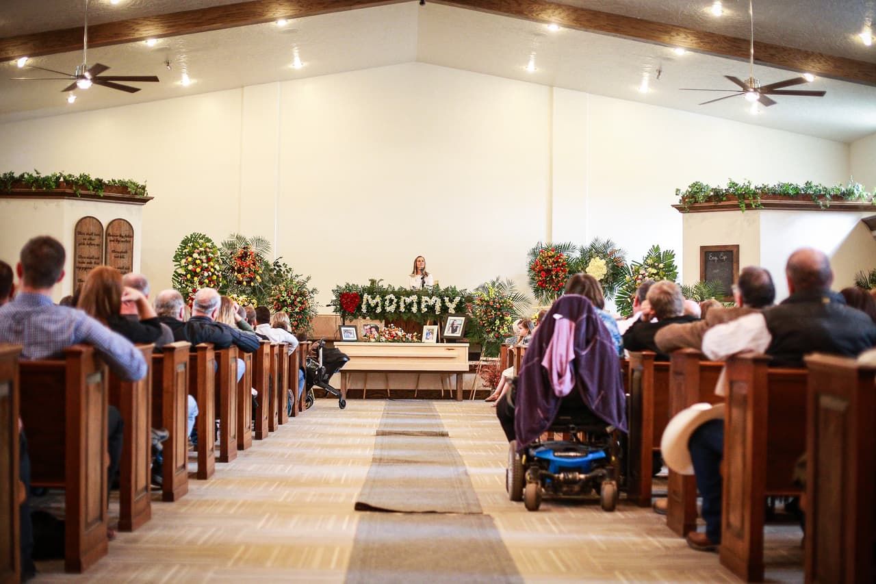 El funeral de la joven tuvo lugar en la Comunidad LeBarón, localizada en el municipio de Galeana, en el estado de Chihuahua. Hasta allí llegaron decenas de familiares y amigos para despedirla. 
<br>
