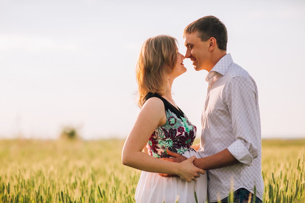 En el amor es tu tiempo de la comunicación efectiva en el que tus palabras caerán en oídos receptivos y tendrán una repercusión admirable, y positiva.