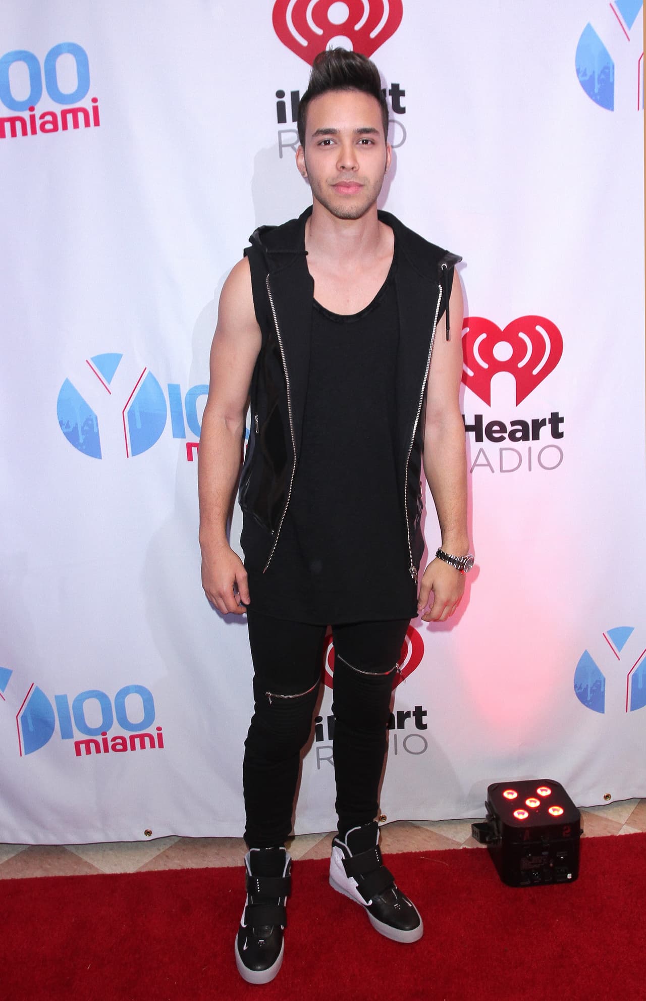 En 2014, Prince Royce mostraba visibles avances de su rutina de ejercicios y quería presumirlo.