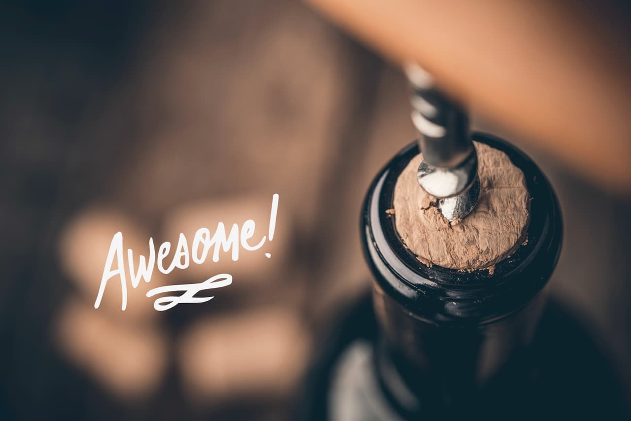 Extravagancias vinícolas: del vino azul al vino para gatos