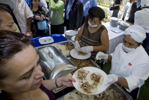 Antaño, podía encontrarse al taco como parte de la gastronomía de los pueblos prehispánicos de México. Un ejemplo más de esta herencia serían los tacos de chapulín, que estos pueblos incluían en su dieta.
