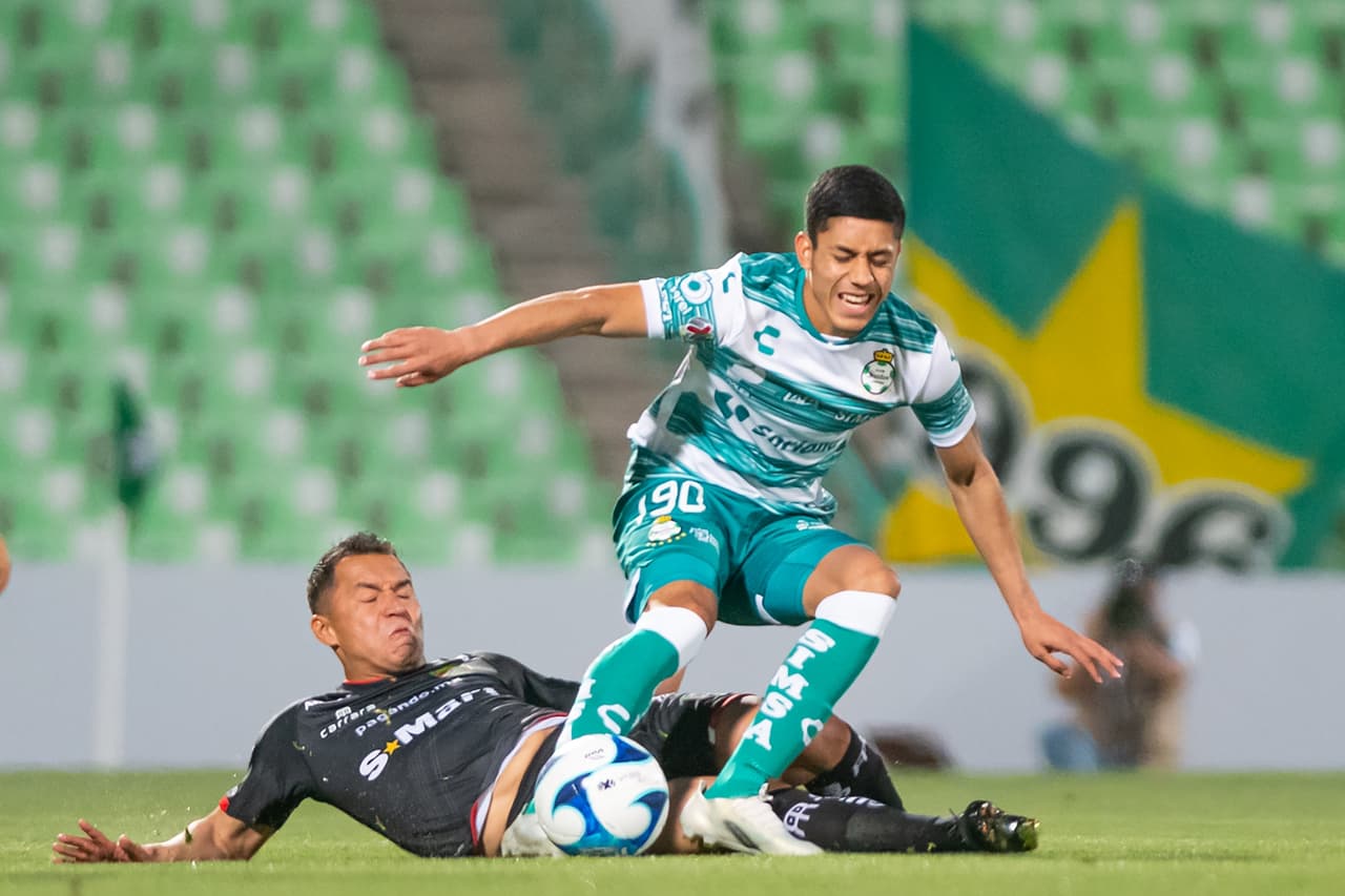 Con autogol de Enrique palos, gol de Santiago Muñoz y gol de Matheus Dória, Santos vence a Bravos 3-2. Los Guerreros se adueñaron de la tercer plaza del torneo y desplazaron al Toluca. Bravos sigue en el fondo de la tabla, aunque todavía tiene un partido pendiente.