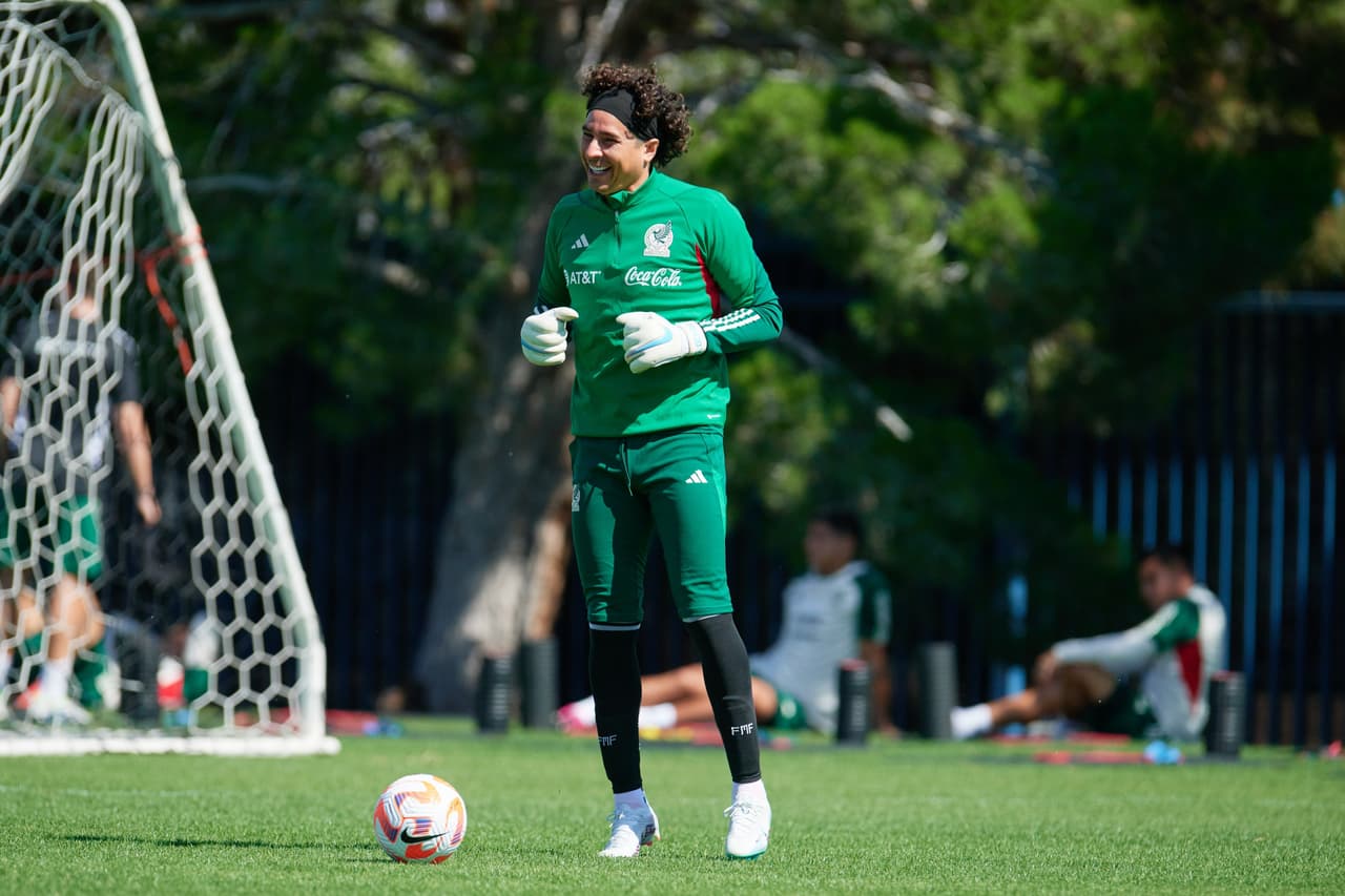 Memo Ochoa renueva con Salernitana y ganará un millón de dólares