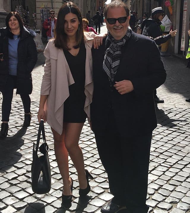 Por ejemplo, cuando Raúl conoció a esta sensual italiana.