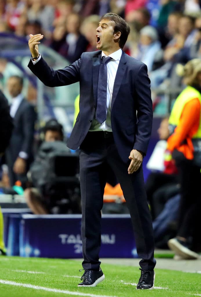 El segundo tiempo para Julen Lopetegui planteaba la necesidad de ganar para obtener su primer título con el equipo, pero de arranque no hizo ningún cambio nominal.