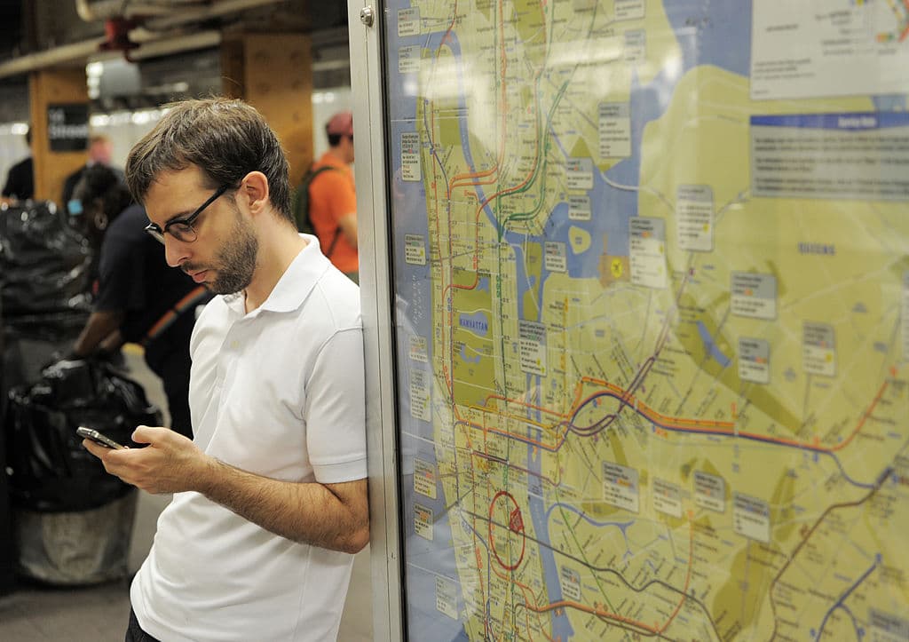 Los clientes del subway actualmente disfrutan del servicio celular y Wi-Fi en las 281 estaciones subterráneas del metro a través de Transit Wireless…