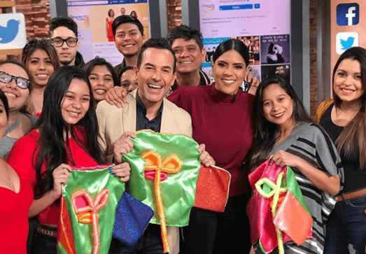 Sus fanáticas los esperaban muy emocionadas, con muchos regalitos y sorpresas para cada uno de los integrantes.