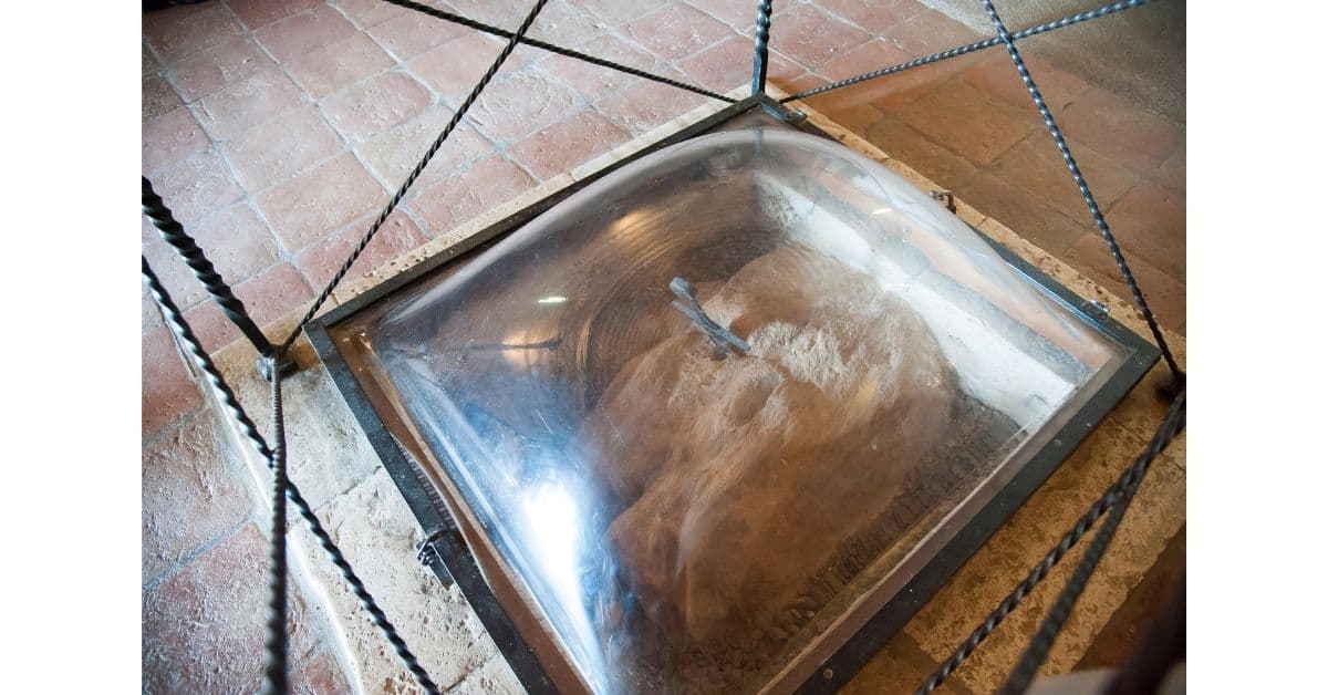 la espada en la piedra de Santo Galgano Guidotti en Italia