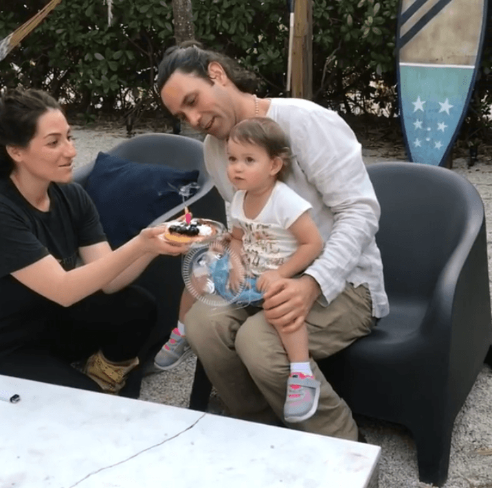 "Llegar a la paternidad y atreverte a decir: soy padre, requiere unos acontecimientos muy verdaderos y de un merecimiento, que hoy me atrevo a decir, estoy defendiendo para ganarme ese título y decir soy padre", agregó.
<br>