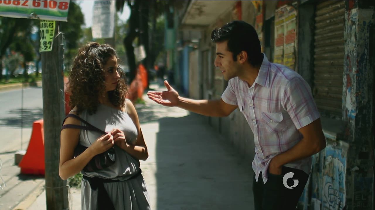 Natalia se dirige a la fiesta donde está Daniel para mostrarle lo que se ha perdido todo este tiempo, pero en el camino, un joven la detiene para decirle que es muy bonita.