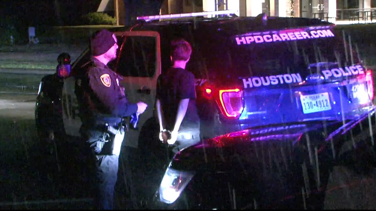 Escaparon y después de una persecución de unos 14 minutos, los sospechosos fueron detenidos por la Policía de Houston.