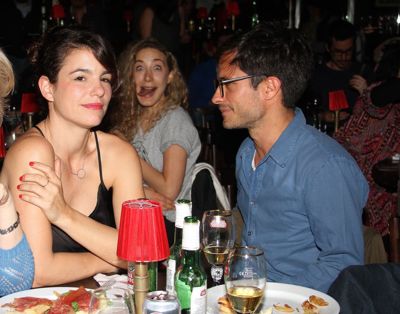 ¿Romance en puerta? Este ha sido un fuerte rumor que se ha desatado entre la actriz Mia Maestro y el actor Gael García Bernal.