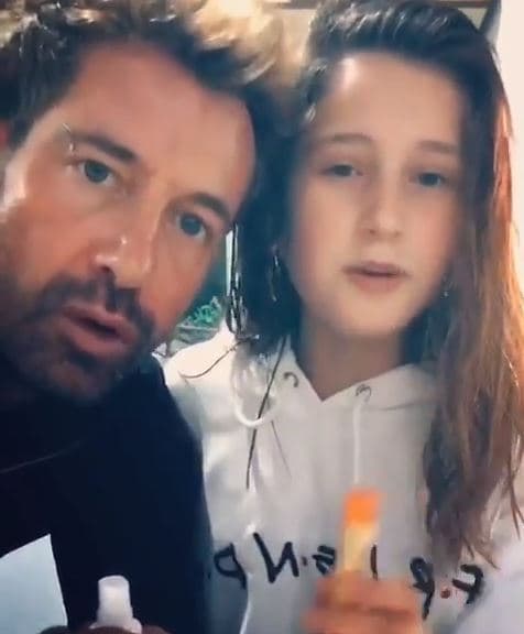 "Él me dijo: 'Haz lo que a ti te guste, pero asegúrate con la escuela, eso es muy importante", indicó la menor.