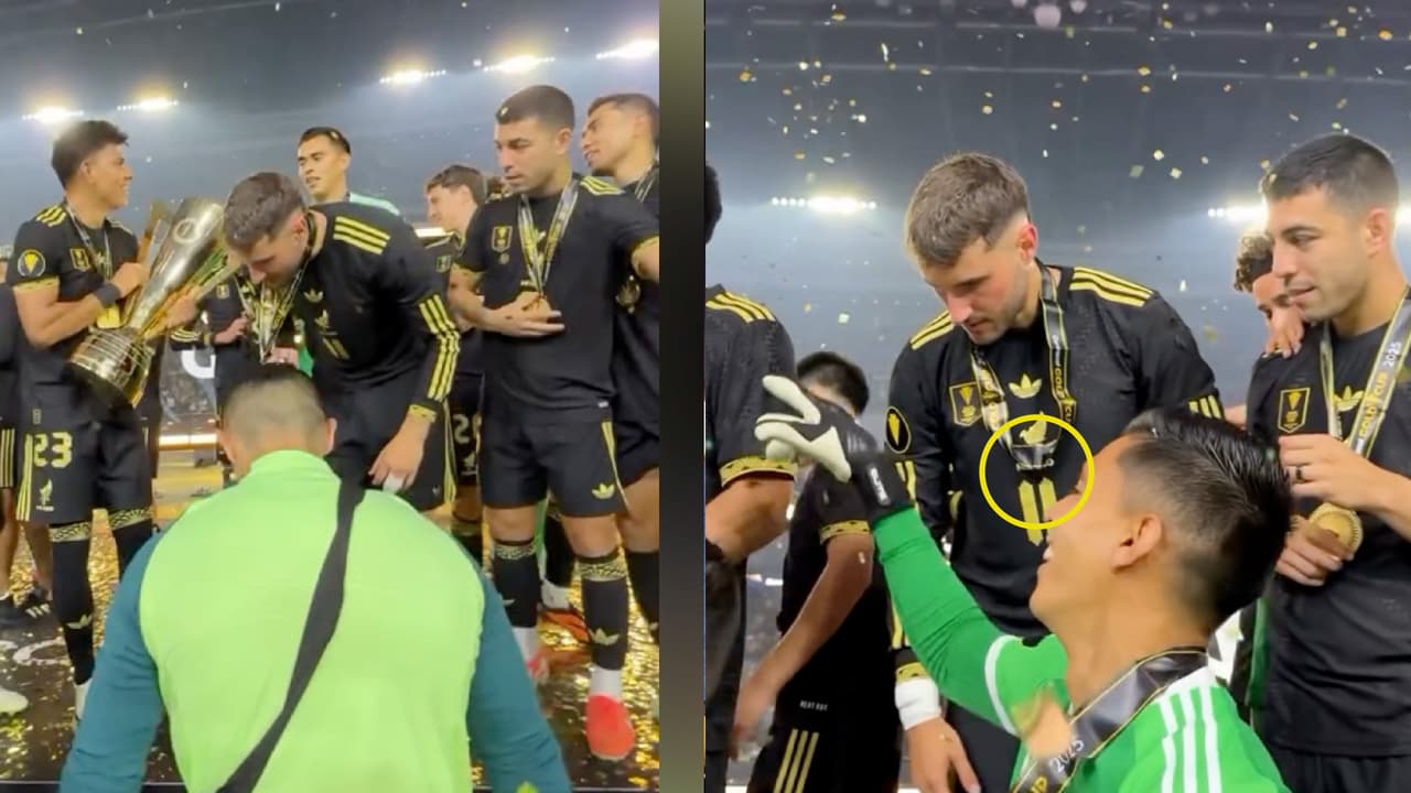 Video: Santiago Gimenez pierde su medalla en pleno festejo por la Copa Oro