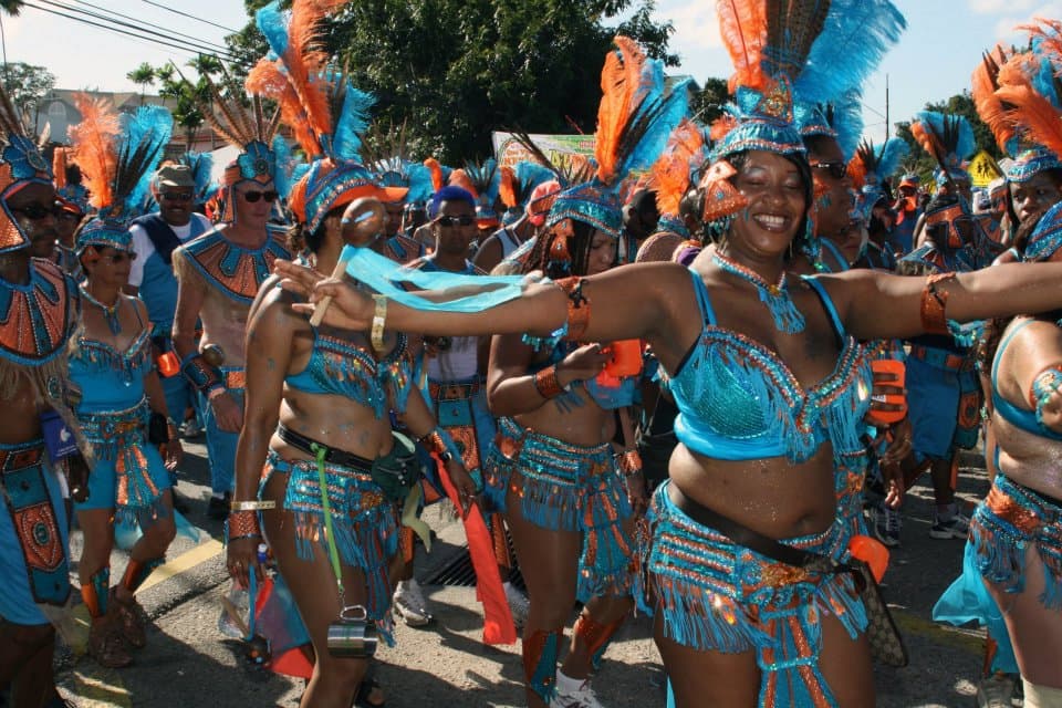 <b><a href="https://www.caribmask.com/">CaribMask Carnival (18 al 21 de agosto)</a></b>. Un festival para promover la diversidad, la igualdad y crear una apreciación más profunda de la cultura afrocaribeña en el área de Raleigh.