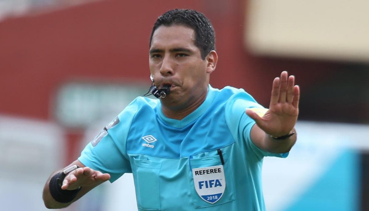 Dan de baja a un árbitro del VAR por dar entrevistas