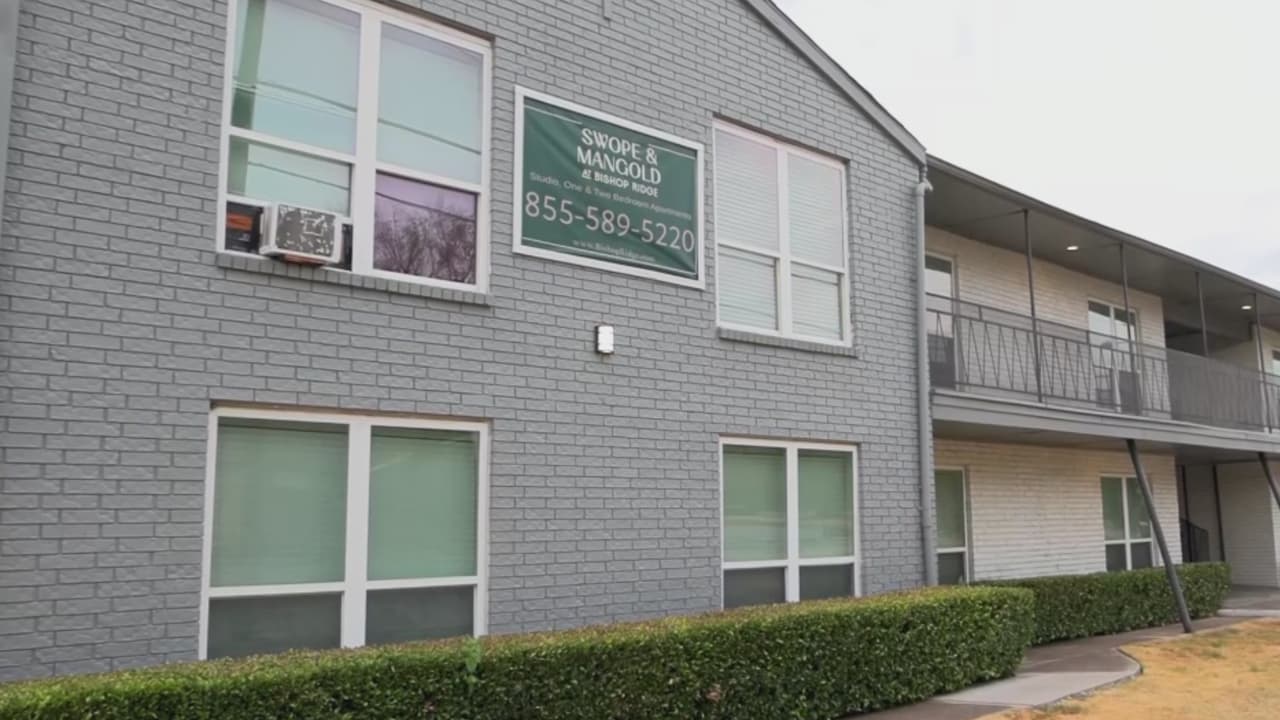 Decenas de familias denuncian que llevan semanas sin gas en un complejo de apartamentos en Dallas