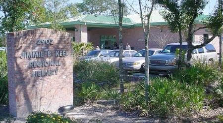 <b>Jimmie B. Keel Regional Library</b> abrió el 14 de febrero de 2001 para servir a las comunidades de Carrollwood y Northdale en el norte del condado de Hillsborough. Se 
<a href="https://www.facebook.com/JimmieBKeelRegionalLibrary/" target="_blank">encuentra</a> en el 2902 de la avenida W. Bearss.
<br>
<br>Cuenta con amplia variedad de programas y servicios, dos salas comunitarias grandes y la sala de cuentos, hay cuatro salas de reuniones más pequeñas disponibles para programas, reuniones, estudio en silencio y tutoría de alfabetización.
<br>
<br>Su teléfono es el 813-273-3652 y sus horarios de atención son de lunes a miércoles de 10 de la mañana a 9 de la noche; de jueves a sábado de 10 de la mañana a 6 de la tarde.
<br>