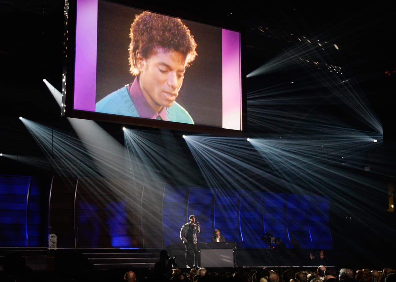 Otro de los momentos que no brilló tanto como debiera, tal como el homenaje a Michael Jackson.