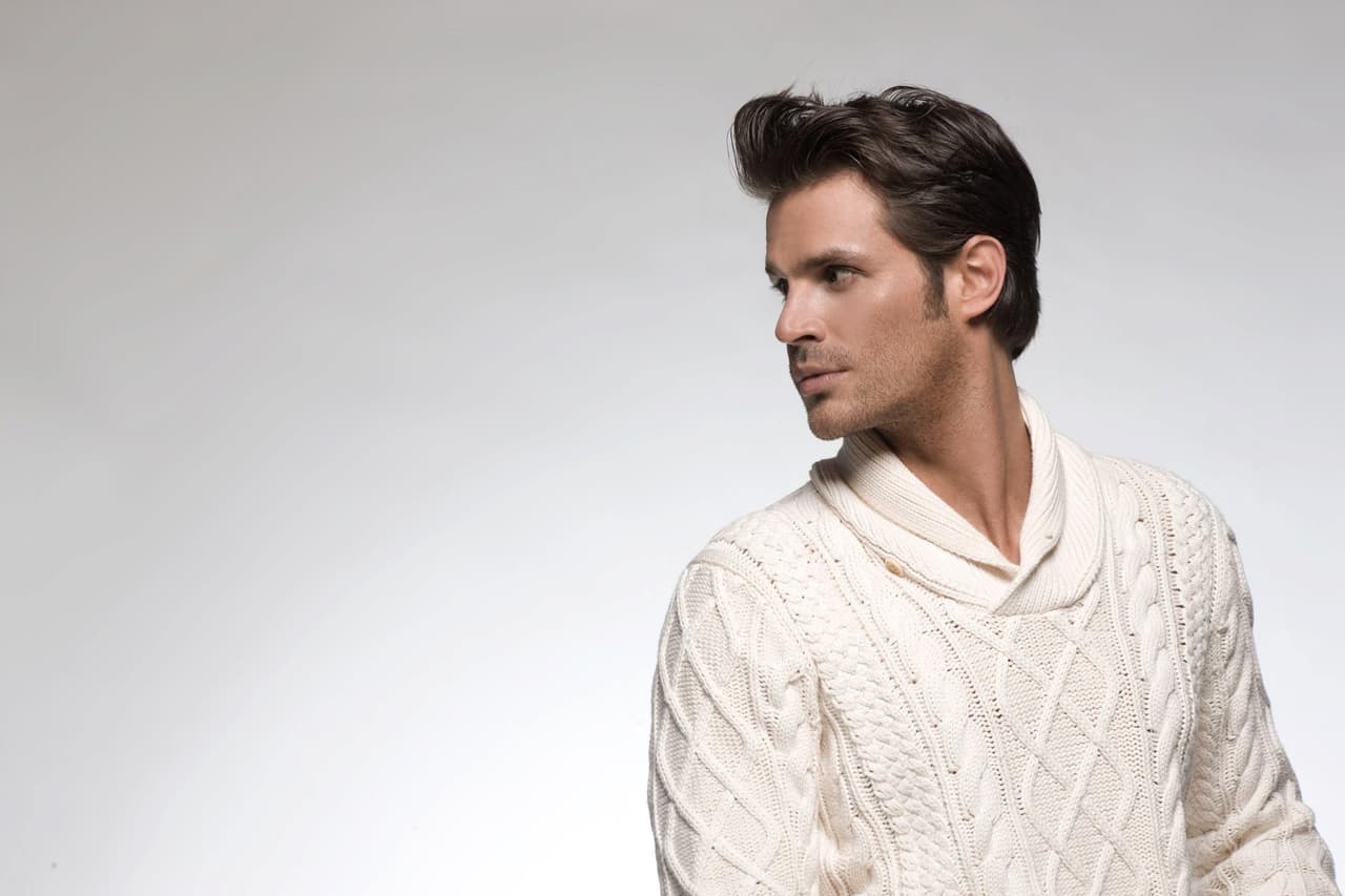 En sus primeros años participó en "Perla", "Tres Veces Sofía", "Háblame De Amor".