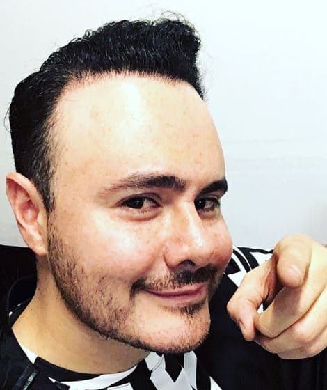 El cantante, quien junto con su hermano será invitado del programa Pequeños Gigantes de este domingo, insistió en que "para el amor siempre tiene que haber tiempo porque si no ¿cómo compongo?". No obstante, insistió: "pero ahorita soltero".