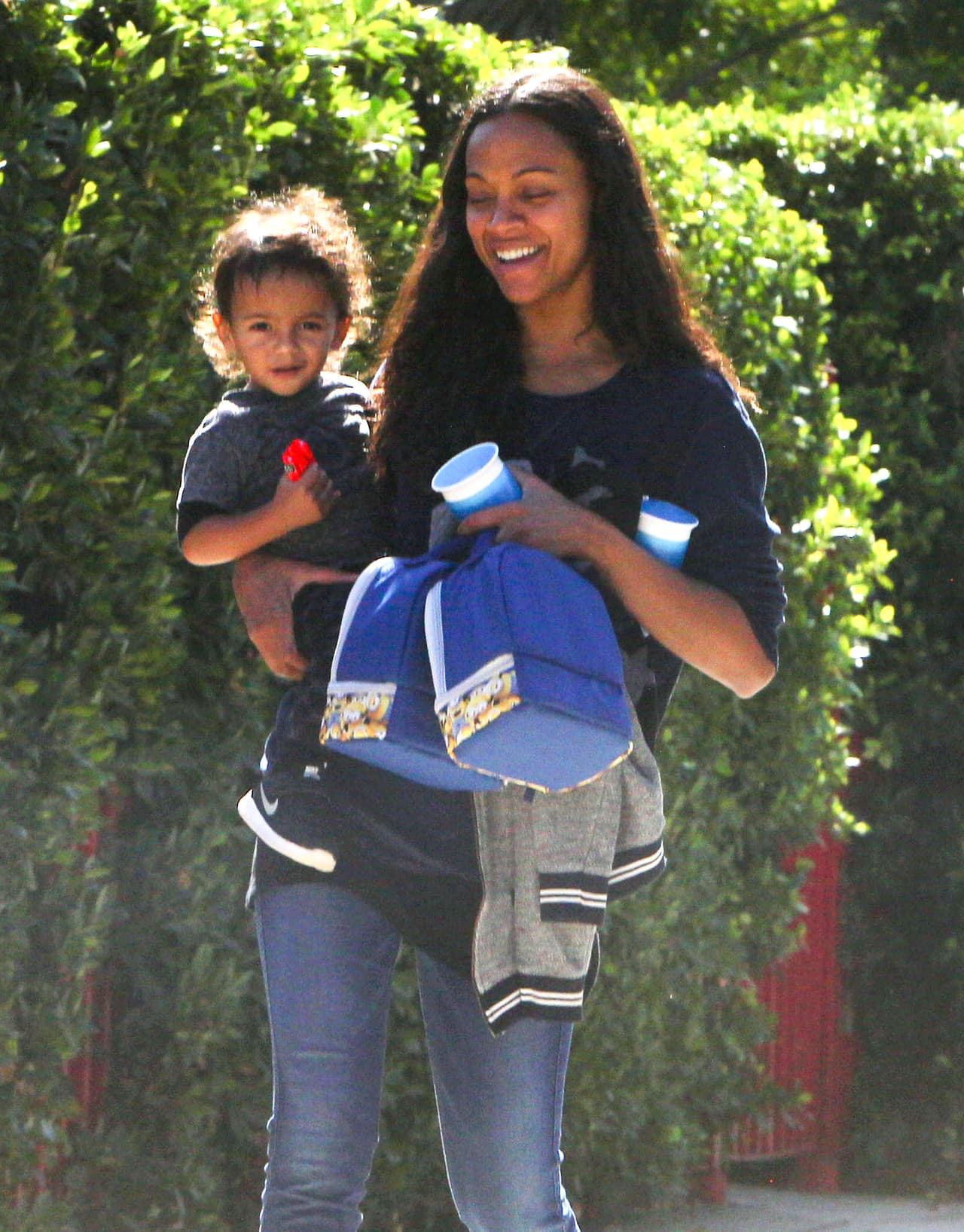 ¿Buscará a la niña?