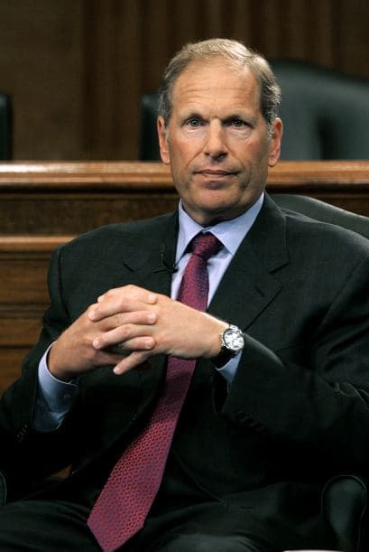 6. DAVID M. COTE, HONEYWELL INTERNATIONAL- Cote ha estado al frente de Honeywell International por 10 años, pero 2011 fue especialmente bueno para él y para la empresa. En ese año incrementó su salario en 135% para llegar a $35.7 millones.