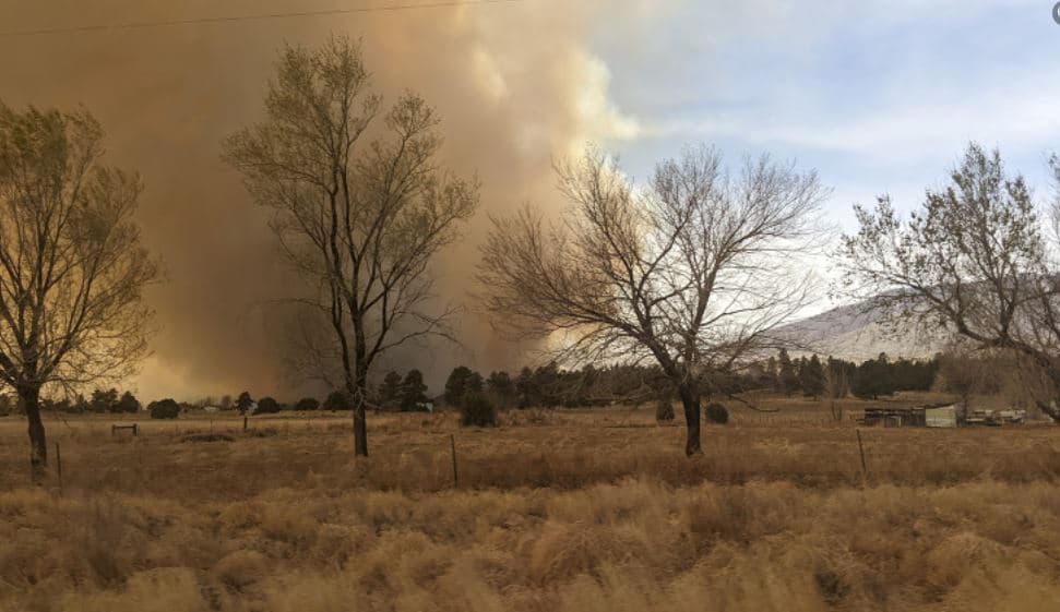 Las 
<b>fuertes ráfagas de viento en Flagstaff</b> se han convertido en el enemigo a vencer para evitar 
<b>el crecimiento del incendio “Tunnel”</b> que al momento ha consumido más de 20 mil acres y ha obligado el desalojo de más de 2 mil personas.