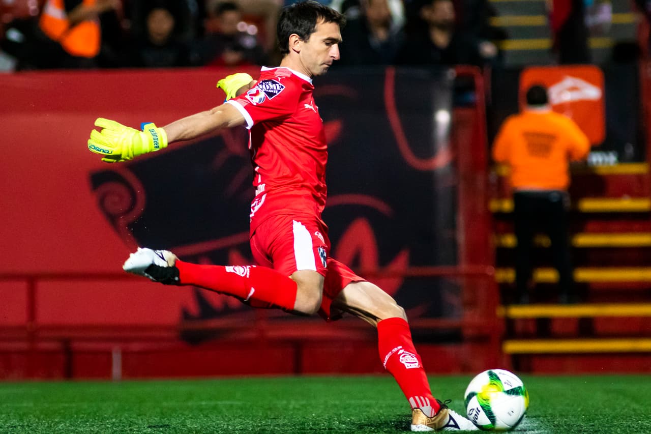 Marcelo Barovero mostró seguridad en el arco de Rayados y mantuvo su arco en 0 tras los primeros 45 minutos.