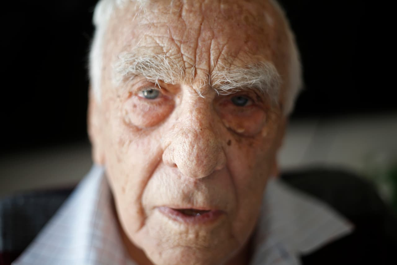 Otra posible causa es que el acosador puede haberse vuelto abusivo como resultado de la
<a href="https://www.univision.com/temas/demencia">demencia</a> u otros trastornos que se desarrollan por
<a href="https://www.univision.com/noticias/alzheimer/habra-35-millones-de-latinos-en-eeuu-con-alzheimer-en-2060-segun-estudio">el deterioro cognitivo</a>.