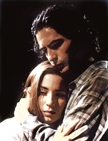 <b><a href="http://www.univision.com/temas/raul-araiza">Raúl Araiza</a></b> volvió a protagonizar un melodrama, pero esta vez junto a la actriz
<b>Tiaré Scanda</b>, esto en 'La culpa', melodrama que no tuvo la aceptación esperada, durando sólo 45 capítulos.