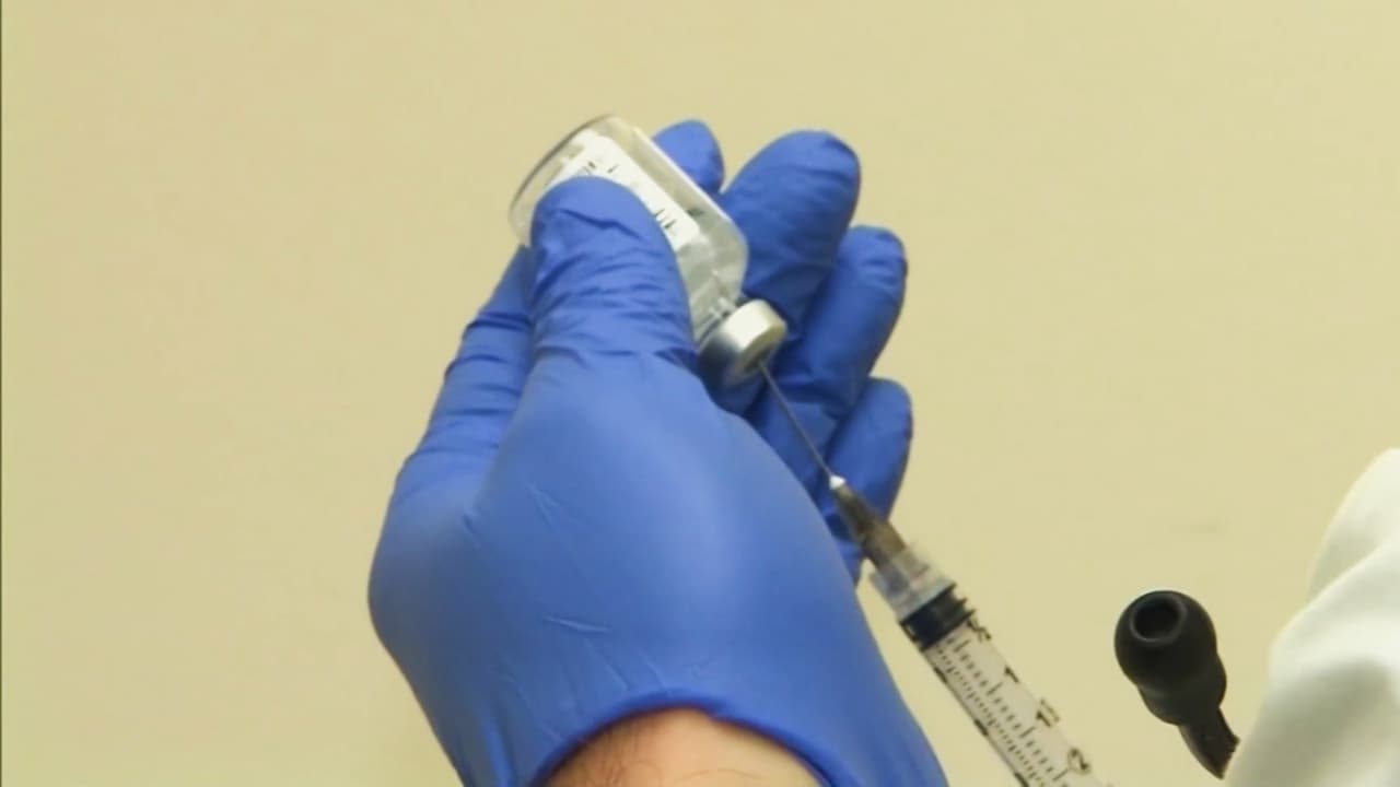 Descenso en vacunación contra la influenza deja a personas vulnerables; expertos recuerdan la importancia de la dosis