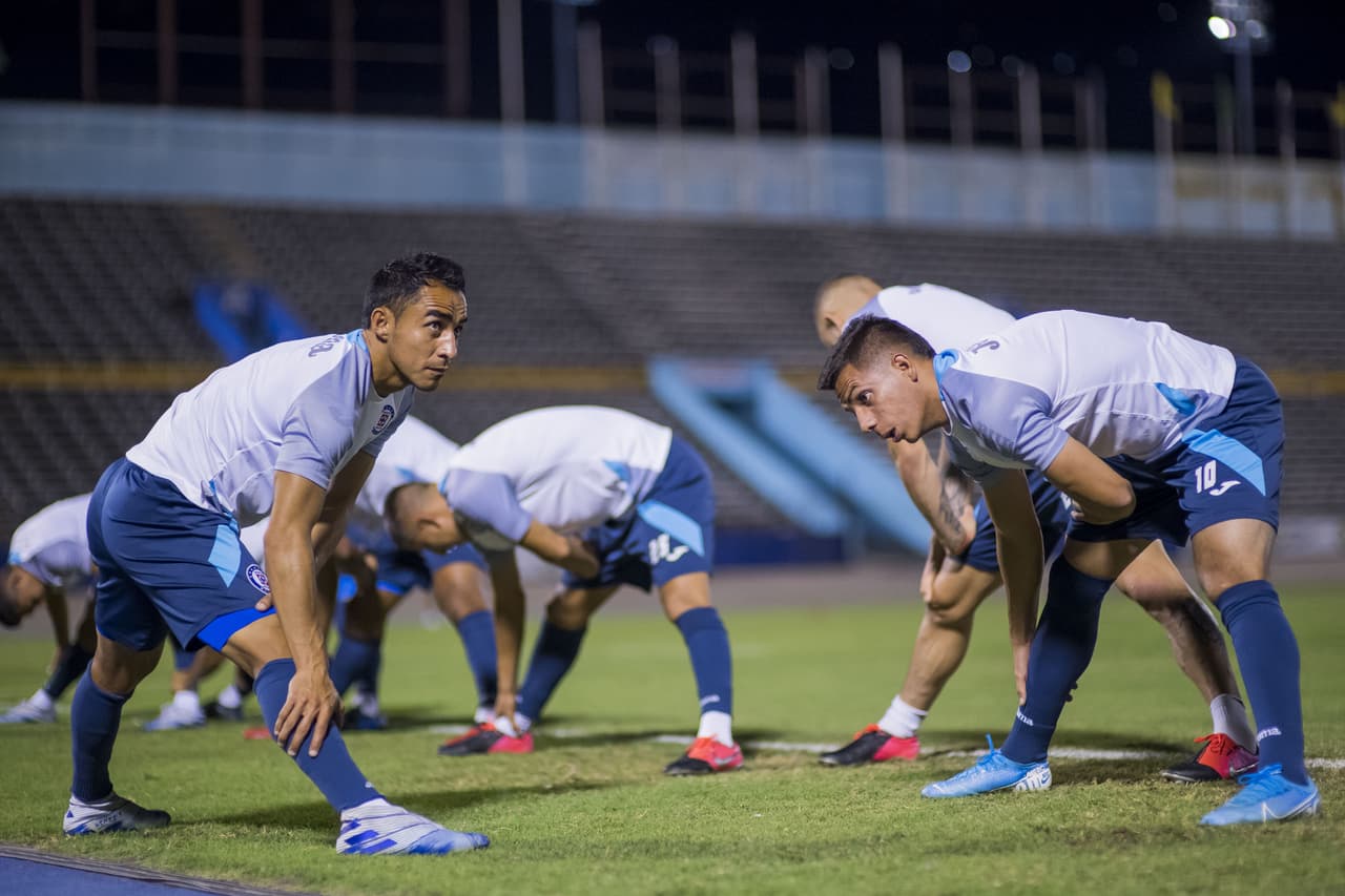 Bien estirados que si no por eso hay lesiones después.