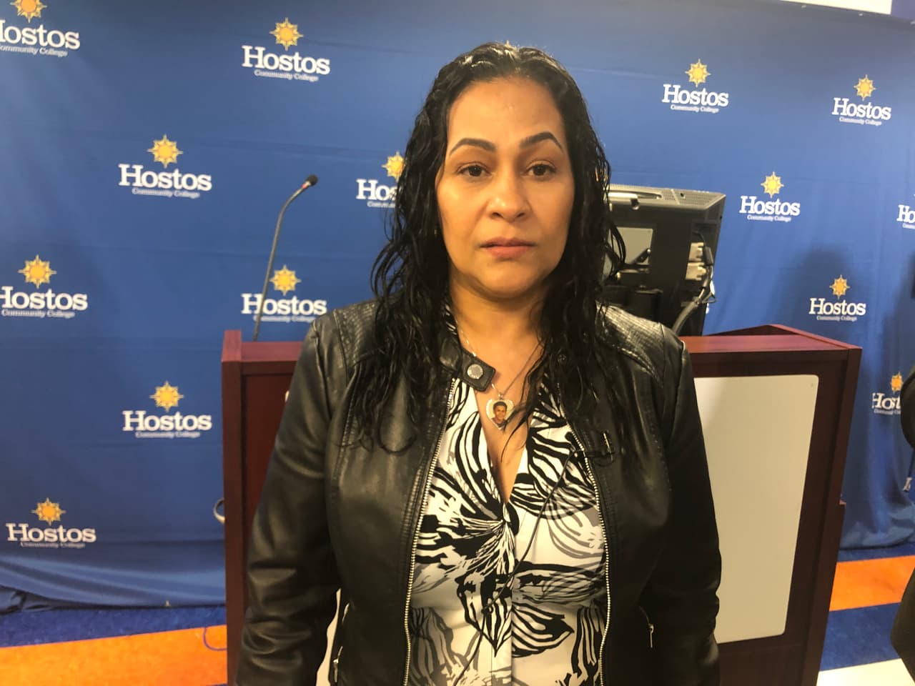 <b>Leandra Feliz, madre de Lesandro Guzmán Feliz “Junior”</b>
<br>
<br>“Tenemos que estar unidos como comunidad, para que esto no le vuelva a suceder a otros padres. No queremos ver otro Junior y otro yo, sufriendo una tragedia terrible como la de mi hijo”.