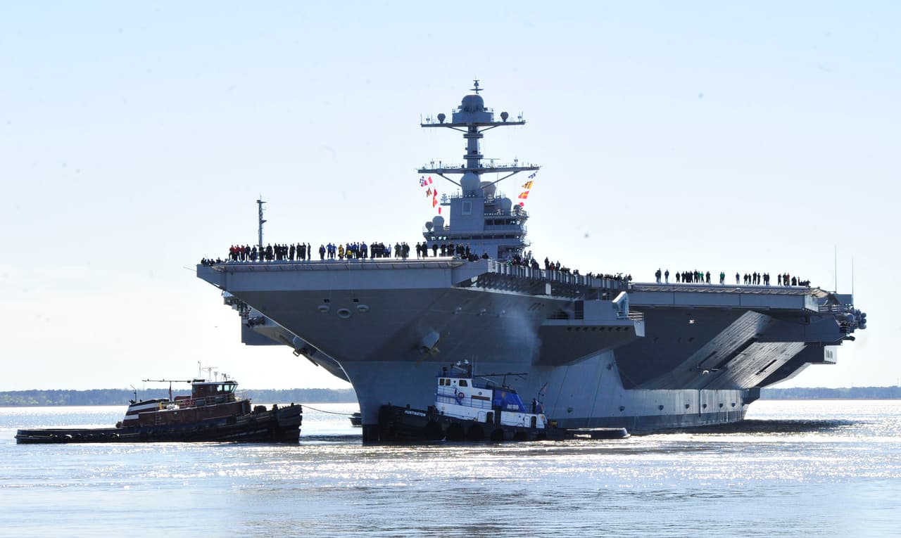 El USS Gerald Ford será operado por una tripulación 2,600 marineros, 600 menos que los que emplean buques actualemente en servicio. Según cálculos de la Armada, más de 4,000 millones de dólares se ahorrarán en los 50 años de vida útil de la embarcación.