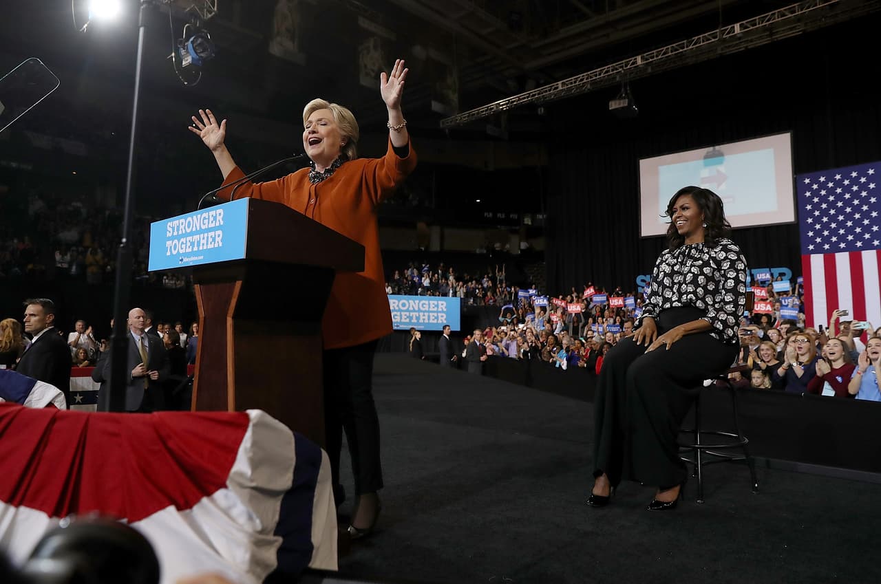 "Ellos están tratando de conseguir que la gente se quede en casa. Ellos están tratando de convencerte de que tu voto no importa, que el resultado ya se ha determinado", dijo Michelle Obama en un intento por impulsar el voto demócrata en las elecciones del 8 de noviembre.