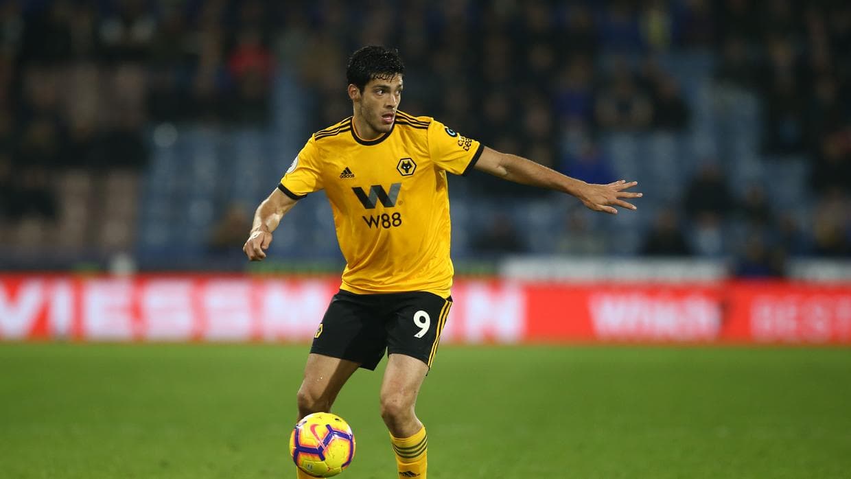 Raúl Jiménez presume 100 goles, pero le falta uno para el centenar