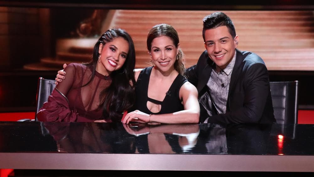 La cantante Becky G acudió al programa para ocupar el lugar de Prince Royce en dos ocasiones.