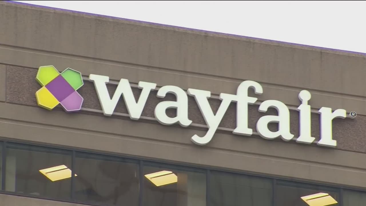 Empleados de Wayfair hacen huelga porque la compañía vendió muebles a centros de detención de inmigrantes