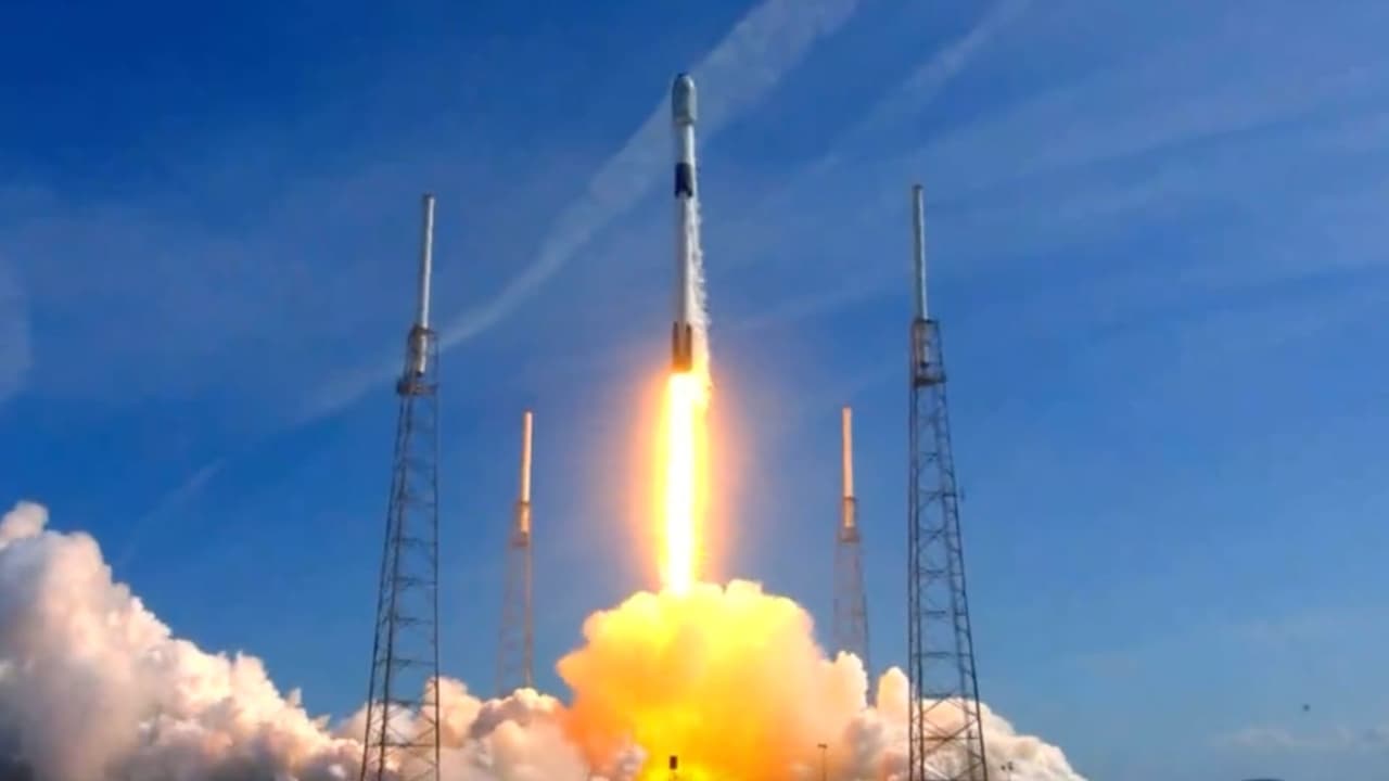 SpaceX lanza exitosamente más satélites al espacio