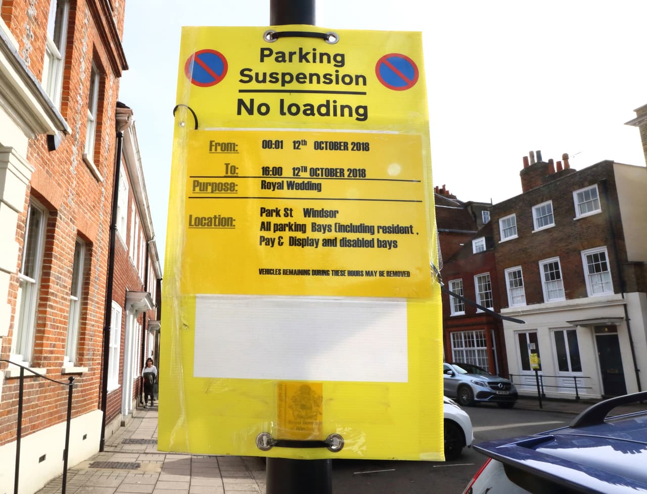 En las calles ya hay advertencias, para que los residentes de Windsor sepan que el viernes estará prohibido estacionarse en algunas zonas.