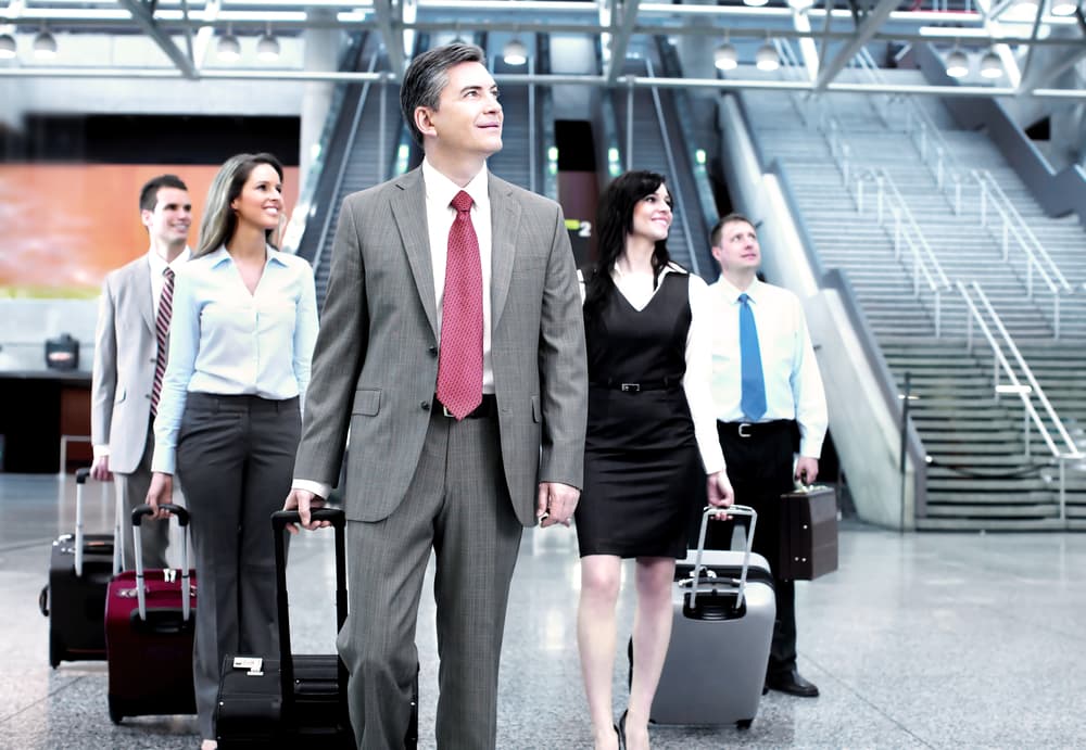 Estarás envuelto en una negociación que conlleva un viaje en el que puedes ganar algún dinero extra e inclusive ampliar tu círculo de amistades, y posiblemente hasta un toque sentimental en esas jornadas. Este es un ciclo exitoso, pero debes poner de tu parte para aprovechar las oportunidades. En este período tienes luz verde para expresarte, pero siempre con mucho tacto social para no herir con tus palabras a quien te quiere bien. El amor hay que regarlo diariamente.