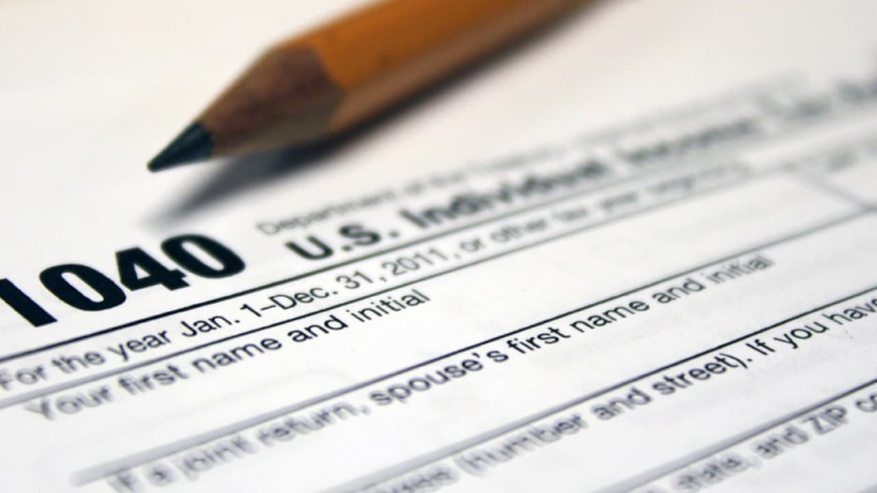 <b>Si soy elegido, ¿debo pagar impuestos de este dinero? </b>
<br>Las autoridades aclaran que, en caso de ser seleccionado,
<b>no deberás pagar impuestos</b> por los $500 al mes.
<br>
<br>Los pagos, se aclara, se consideran un apoyo exento de impuestos, por lo que no debes registrarlo como ingresos en tu declaración.