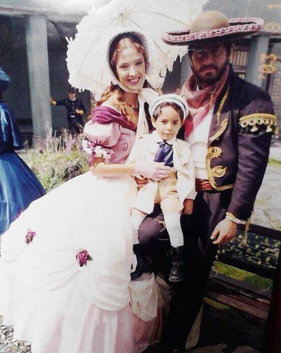 A los 5 años debutó en 'Amor Real', donde dio vida a Manuelito, el hijo de la pareja protagónica, formada por Adela Noriega y Fernando Colunga.