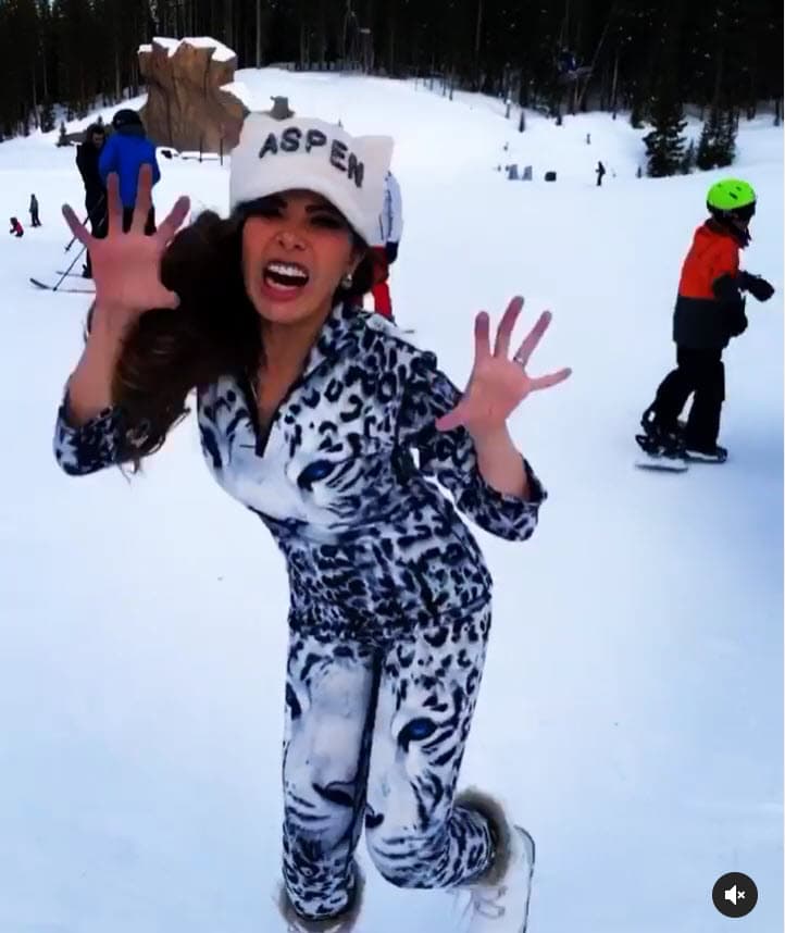 Hasta bromeó simulando los rugidos de un leopardo de las nieves.
<br>