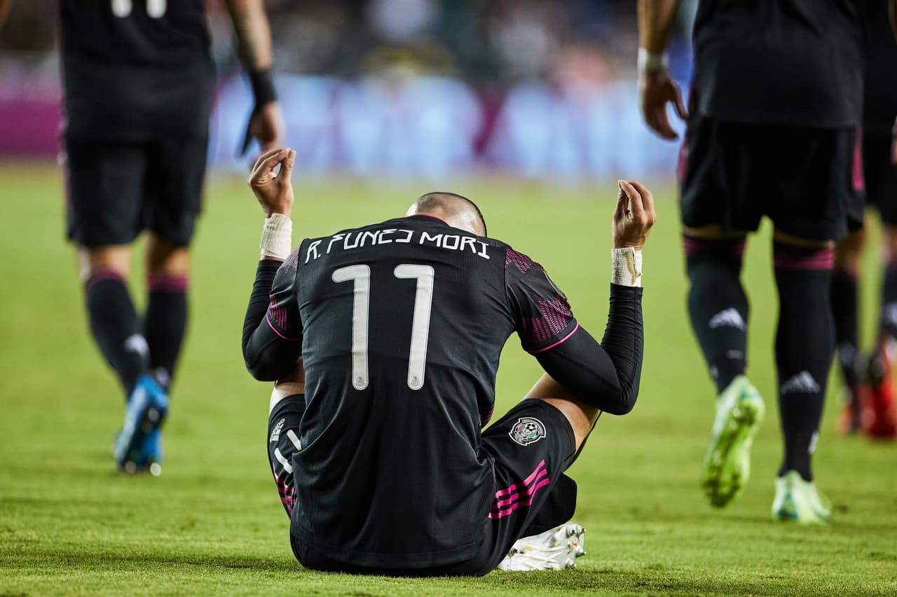 Tras su decepcionante debut ante Trinidad y Tobago, el Tricolor consiguió su primera victoria en la Copa Oro de la mano del 'Mellizo', quien hizo dos goles, y Orbelín Pineda, quien marcó el tercero.